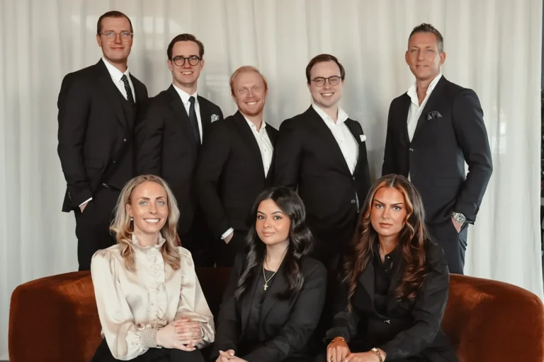 Mäklarteam fotograferat av CB Media för sociala medier
