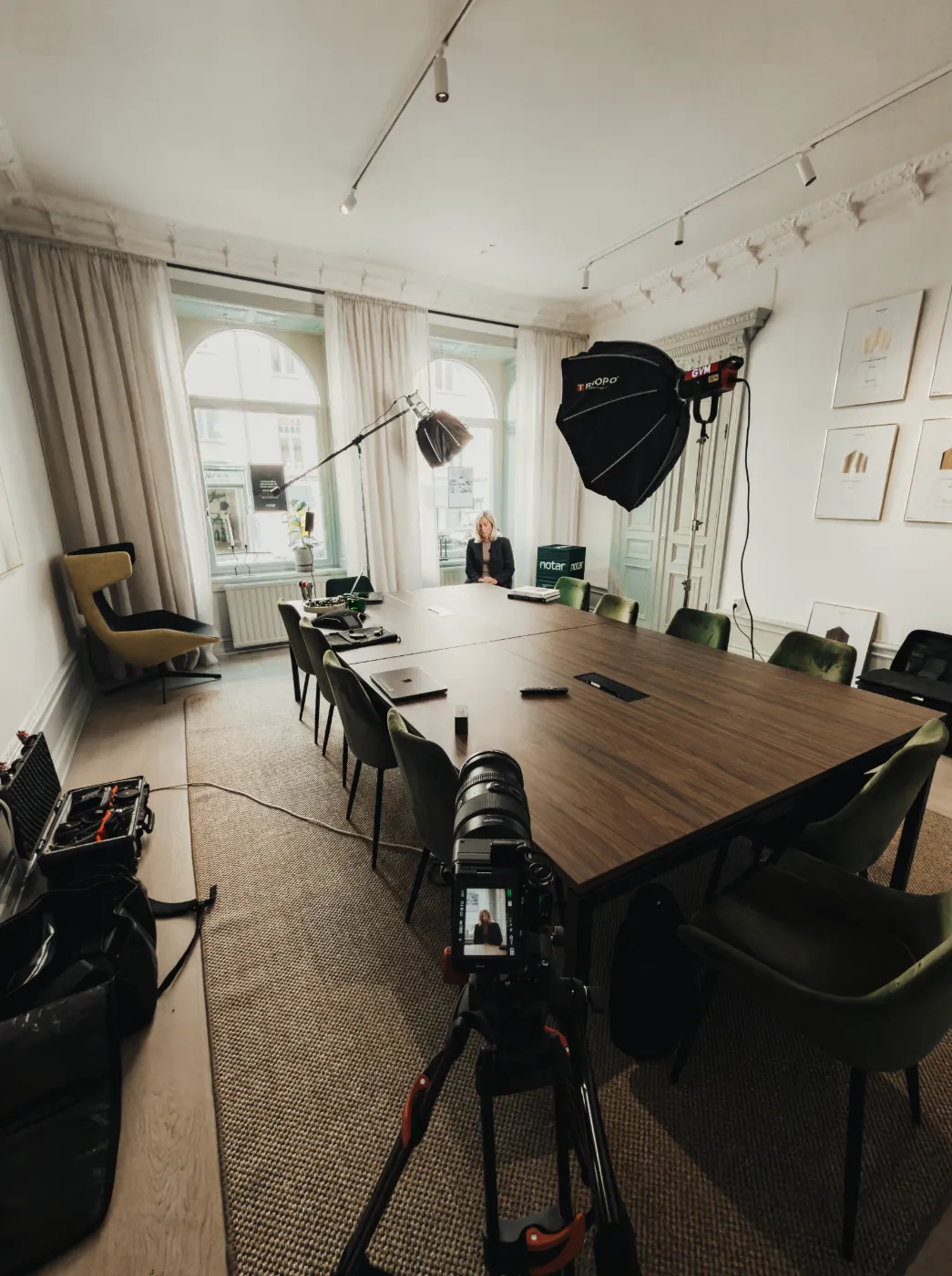 Inspelning av film på ett mäklarkontor